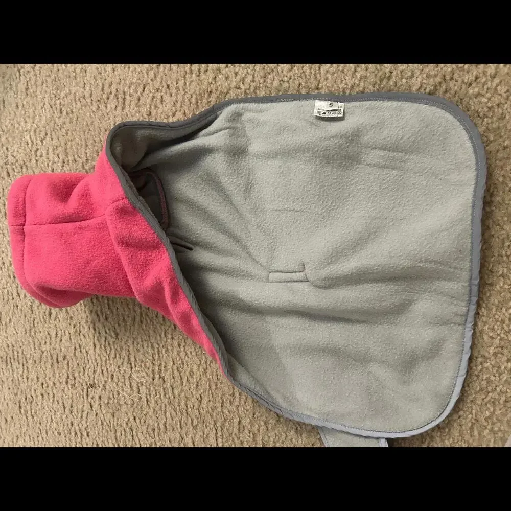 Size small dog winter cover jacket pink